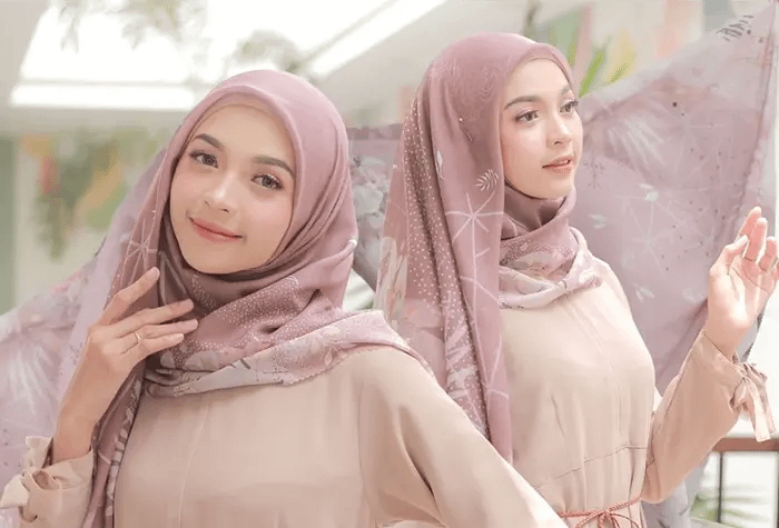 Warna baju yang cocok dengan hijab mocca